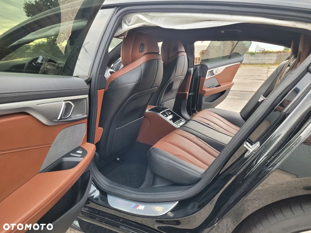 BMW Seria 8 M850i xDrive - 13