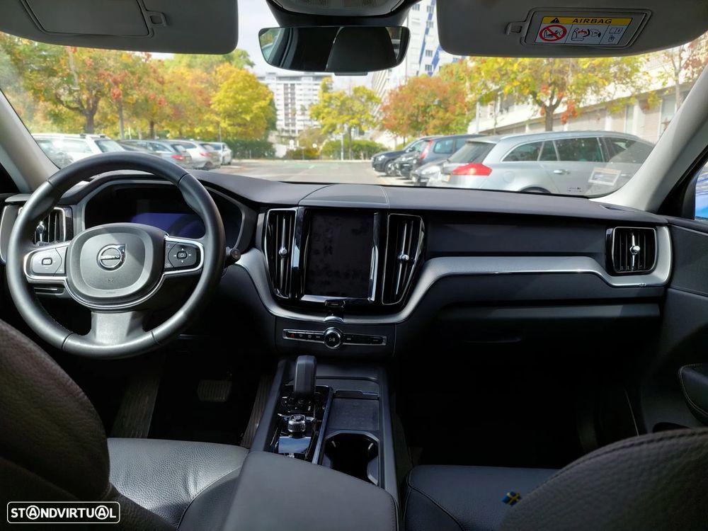Volvo XC 60 2.0 T6 PHEV Core AWD - 8