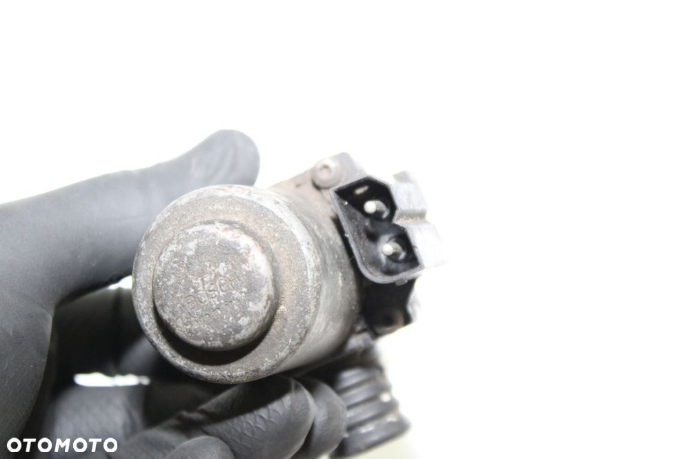 BMW E34 ELEKTROZAWÓR OGRZEWANIA ZAWÓR WODY 8390813 - 5