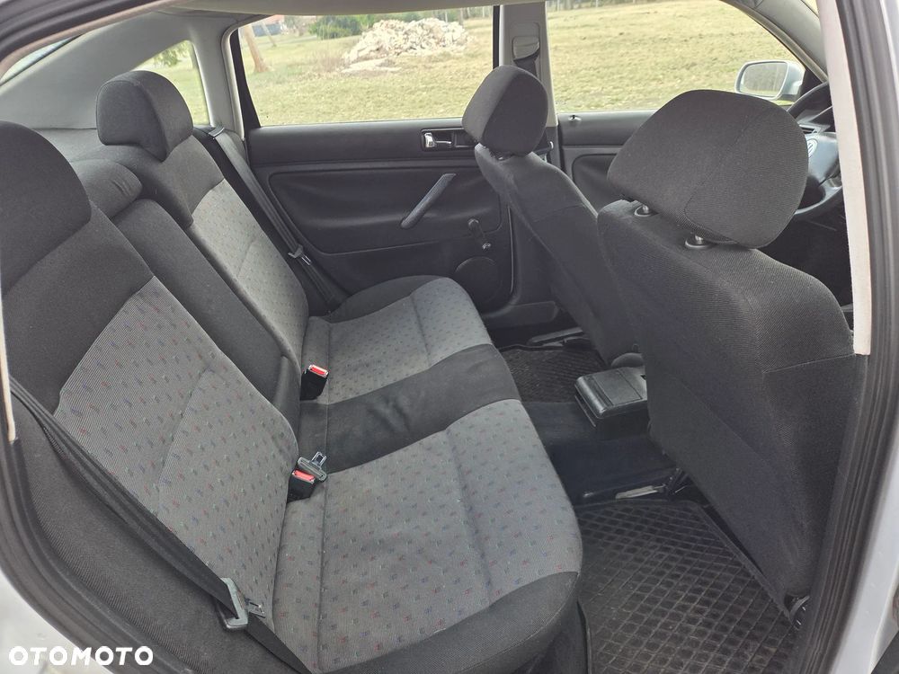 Volkswagen Passat 1.9 TDI - 8