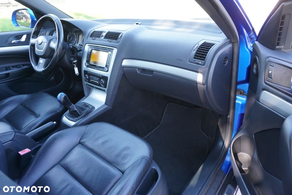 Skoda Octavia 2.0 TSI RS - 17