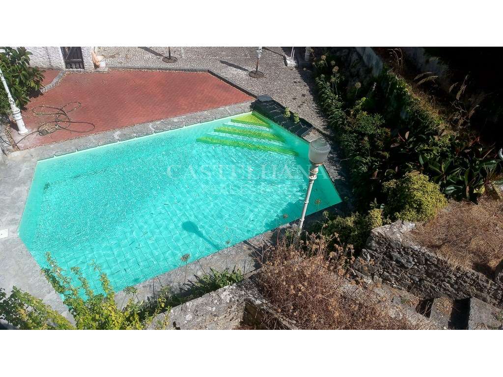 Moradia T5 com jardim, piscina num lote de 1560 m2 no Alto da Barra... - Grande imagem: 2/60