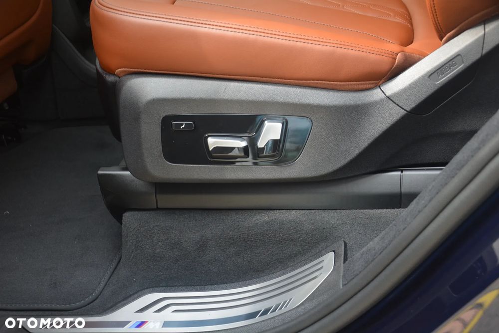 BMW X7 - 18