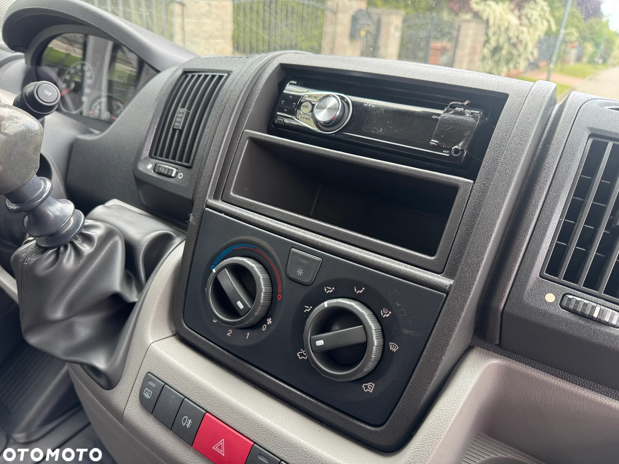 Peugeot BOXER KLIMA 6 OSÓB - 24