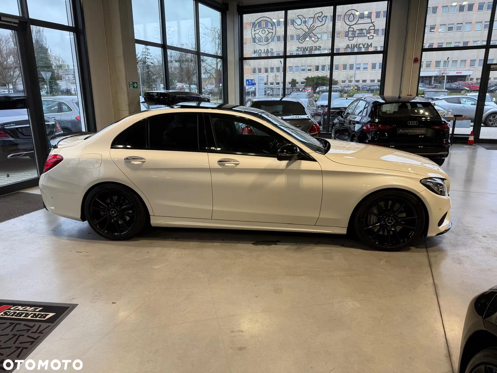 Mercedes-Benz Klasa C AMG 43 4Matic 9G-TRONIC - 17