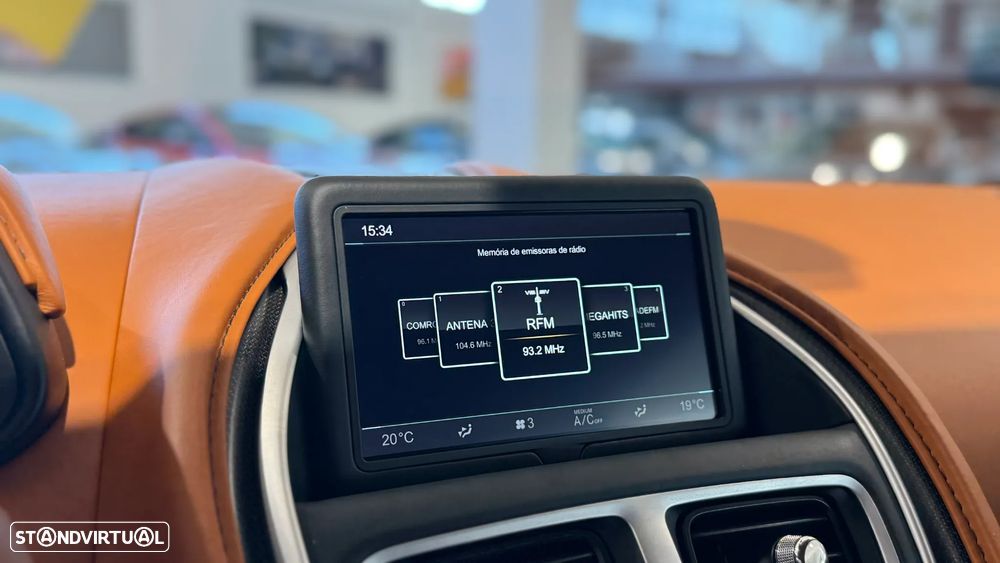 Aston Martin DB11 Coupé - 27