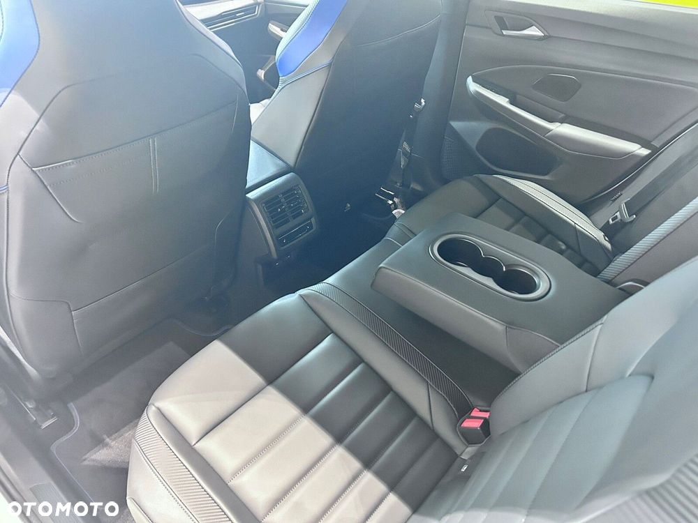 Volkswagen Golf - 18