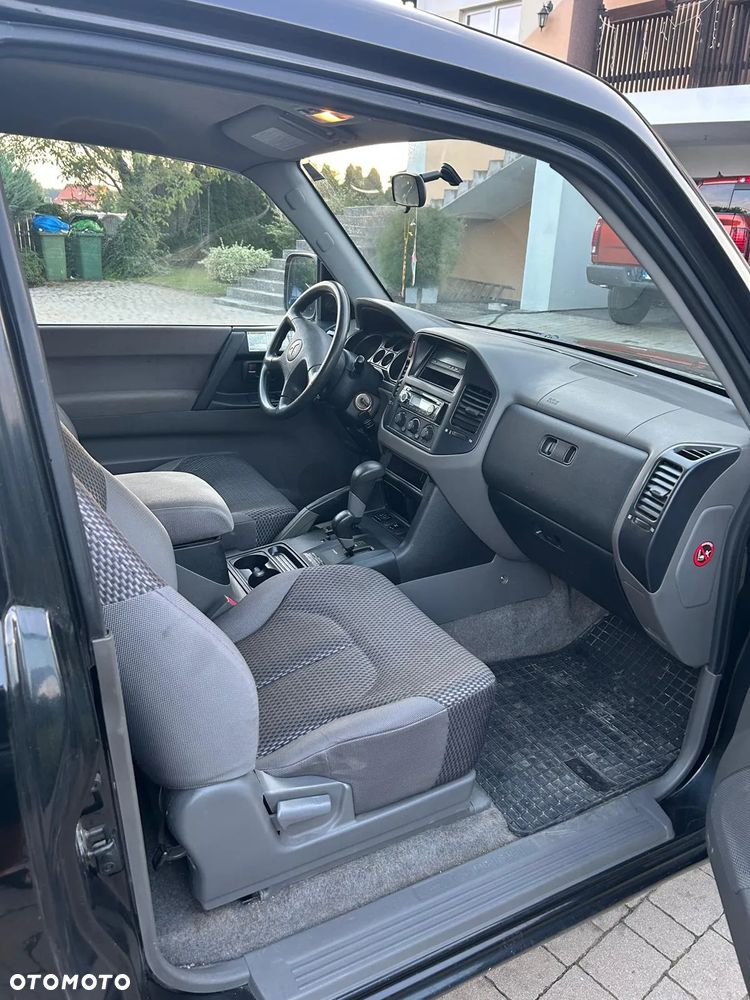 Mitsubishi Pajero 3.2 DID 5os (lea) - 4