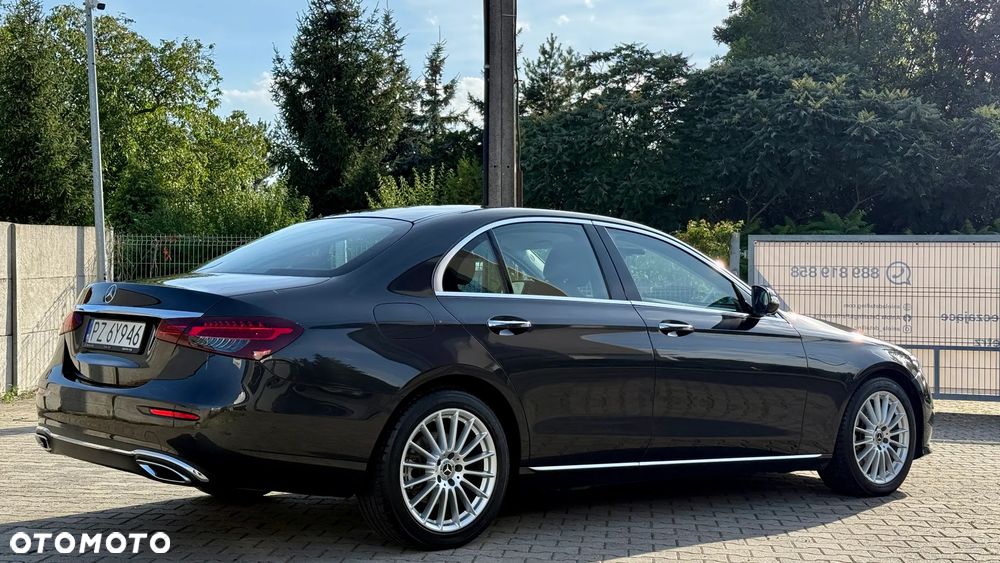Mercedes-Benz E-Class 2022 photo 2