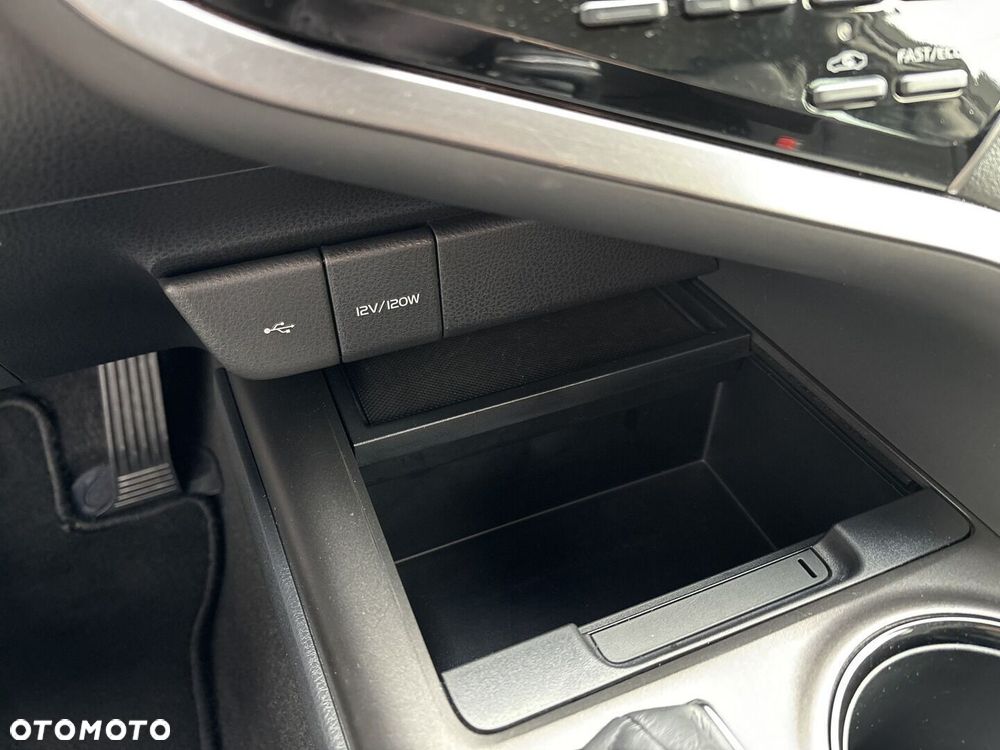 Toyota Camry 2.5 Hybrid Comfort CVT - 21