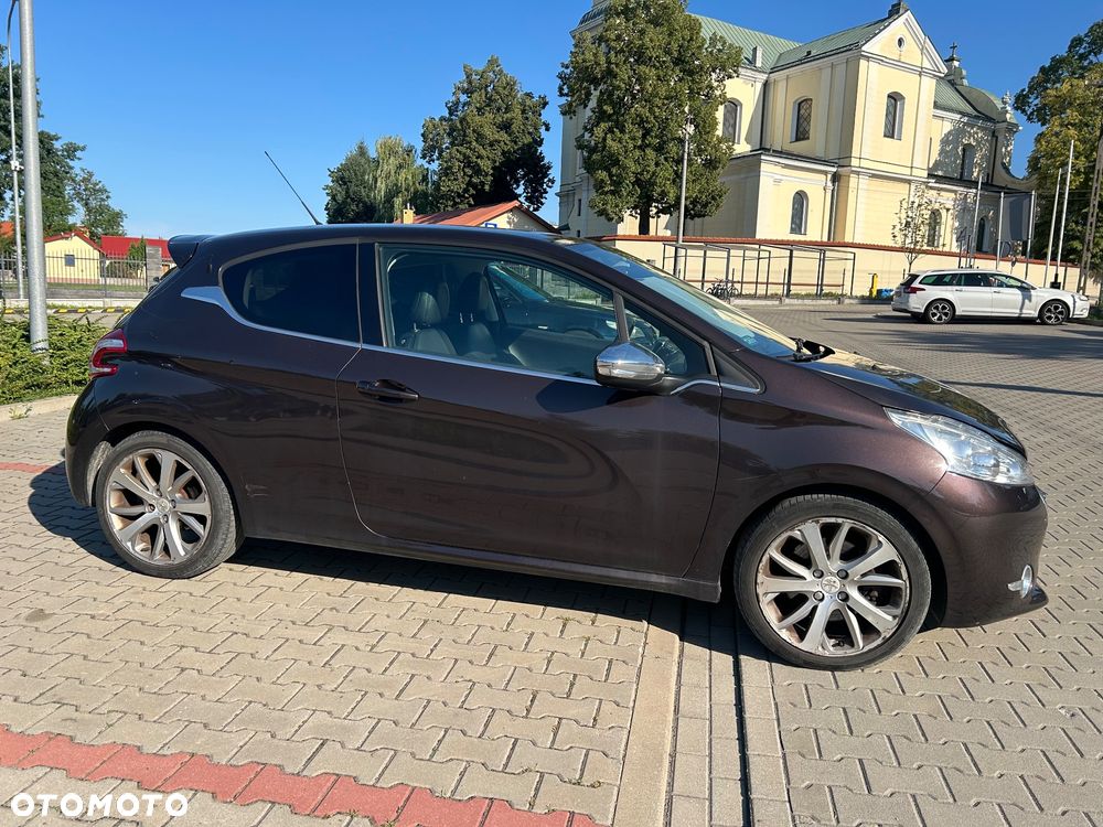 Peugeot 208 1.6 THP Allure - 9