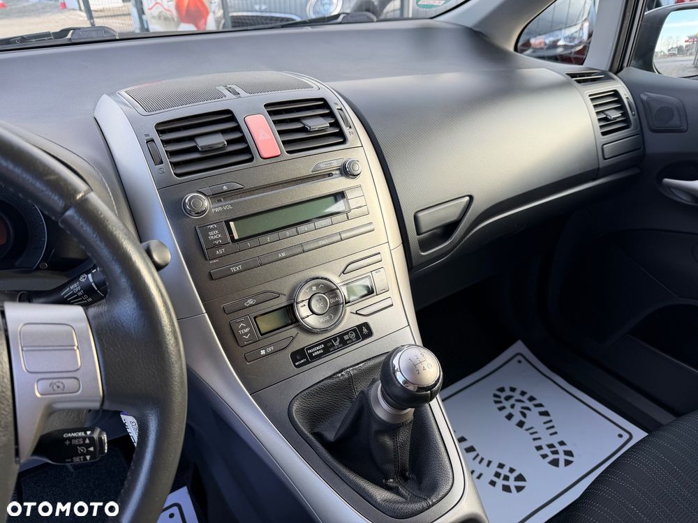 Toyota Auris 1.6 VVT-i Sol - 24