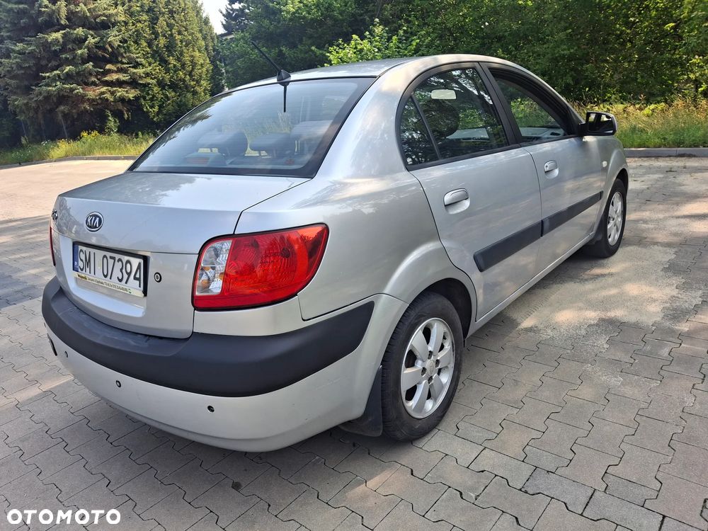 Kia Rio 1.4 Family + - 4