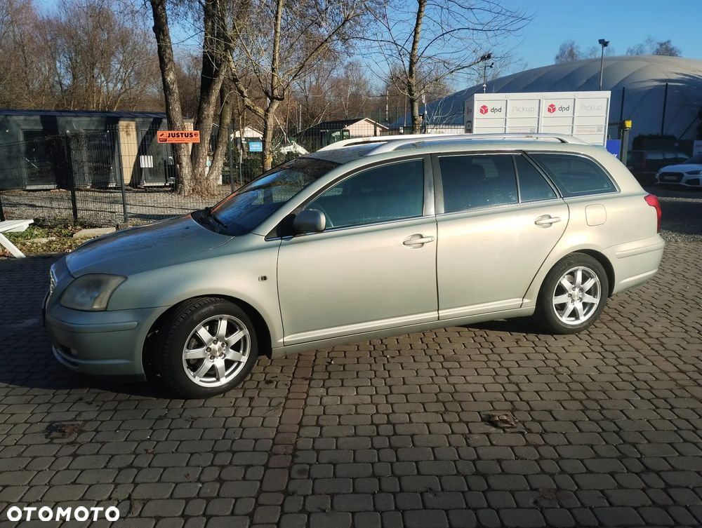 Toyota Avensis 1.8 VVT-i Terra - 3
