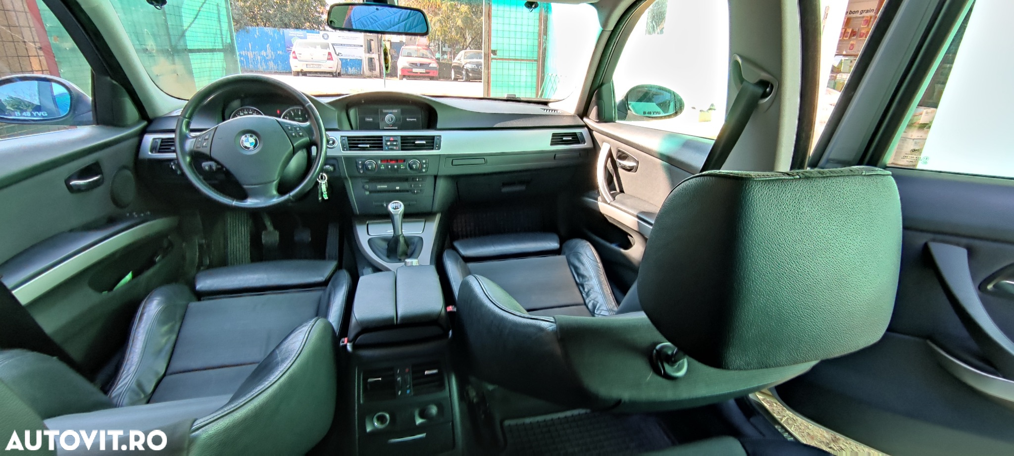 BMW Seria 3 325xi Touring - 10