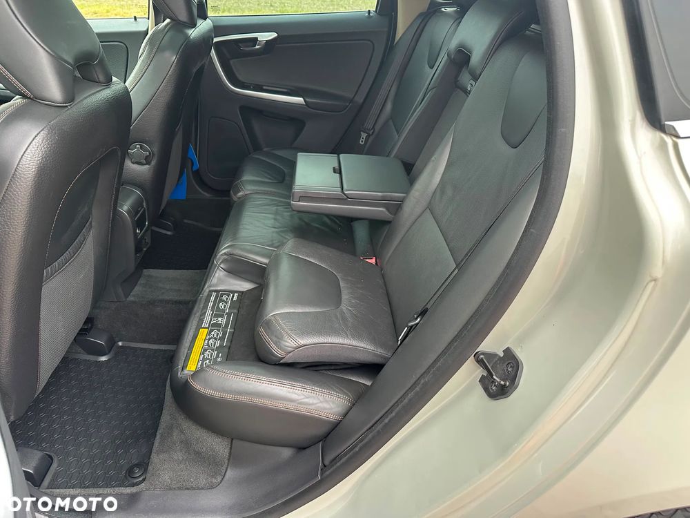 Volvo XC 60 2.4D AWD - 6