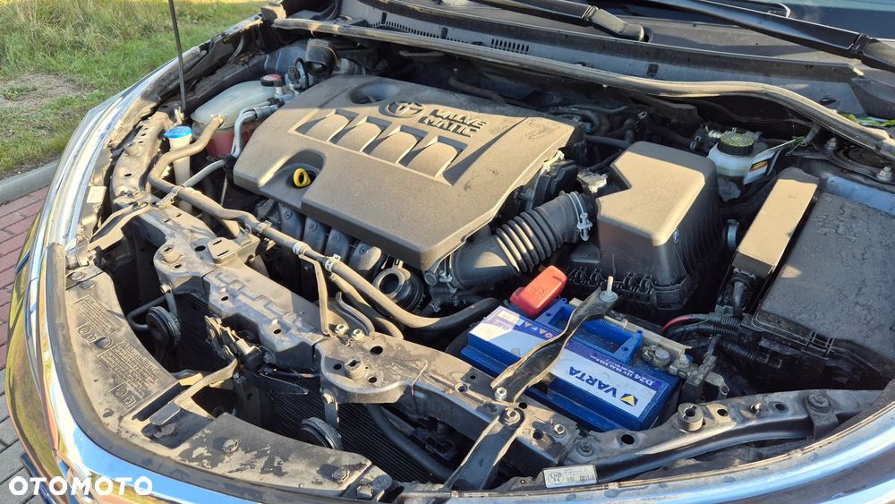 Toyota Corolla 1.6 50th Anniversary MS - 13