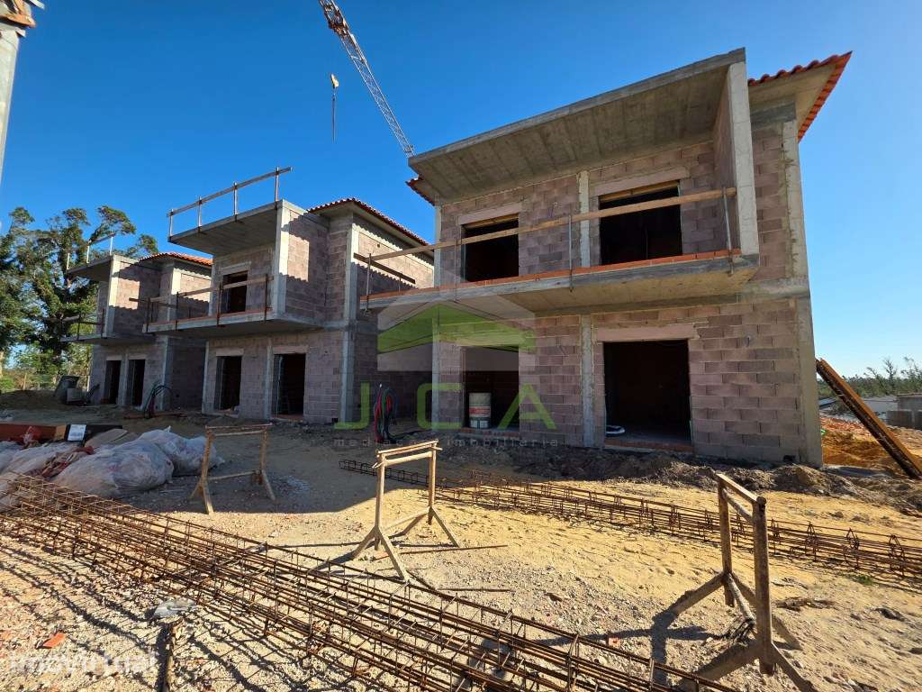 Moradia V3+1 com terreno - Grande imagem: 2/18