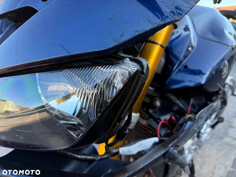 Yamaha FZ - 12