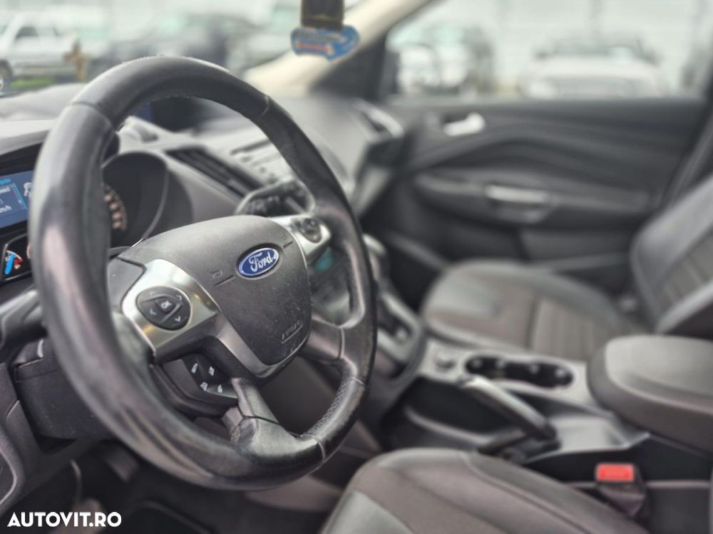 Ford Kuga - 10