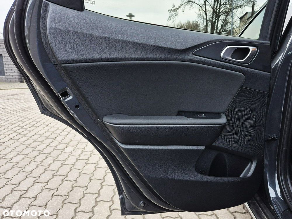 Kia XCeed 1.5 T-GDI M - 17