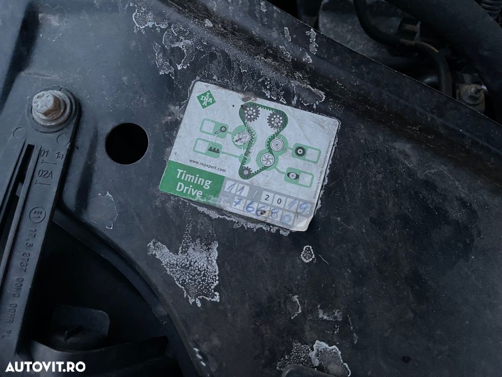 Dacia Duster 1.6 16V 4x4 Prestige - 9