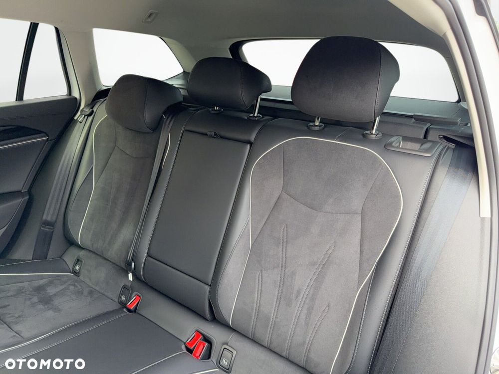 Volkswagen Passat Variant 1.5 TSI ACT mHEV Business DSG - 34