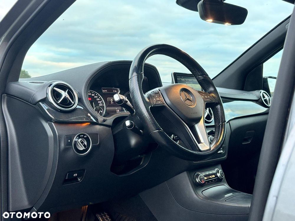 Mercedes-Benz Klasa B 220 d 4Matic 7G-DCT AMG Line - 11
