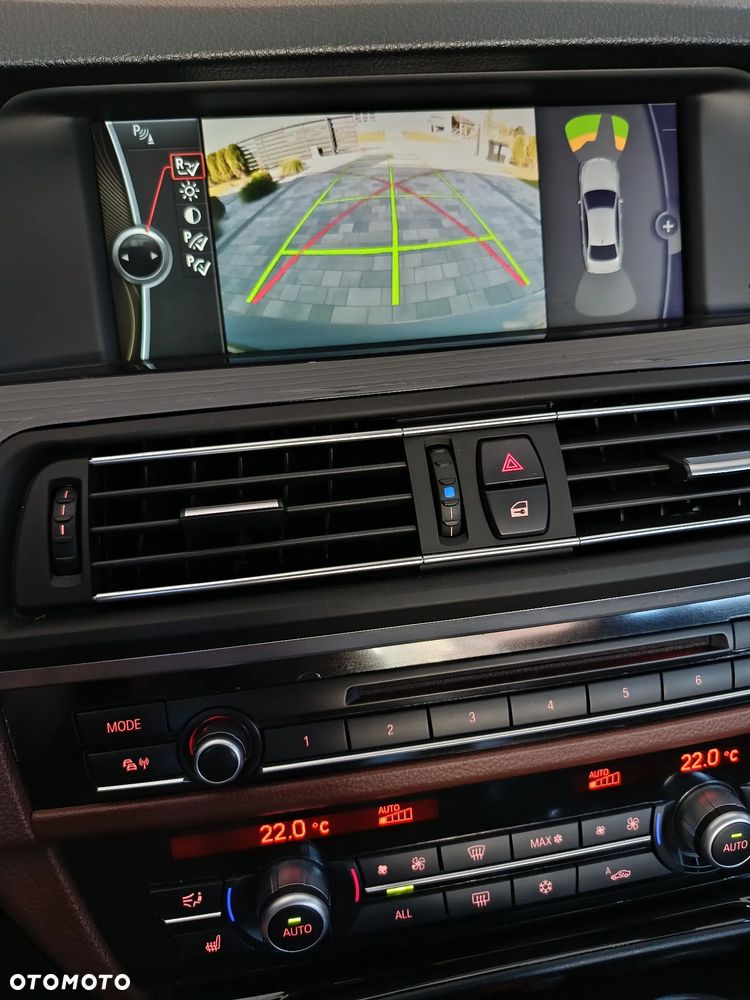 BMW Seria 5 525d xDrive - 13