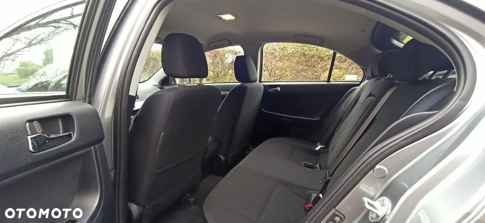 Mitsubishi Lancer - 9