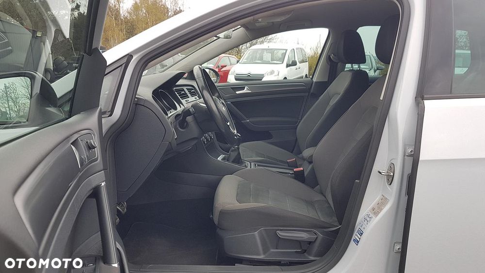 Volkswagen Golf 1.6 TDI BMT Comfortline - 24