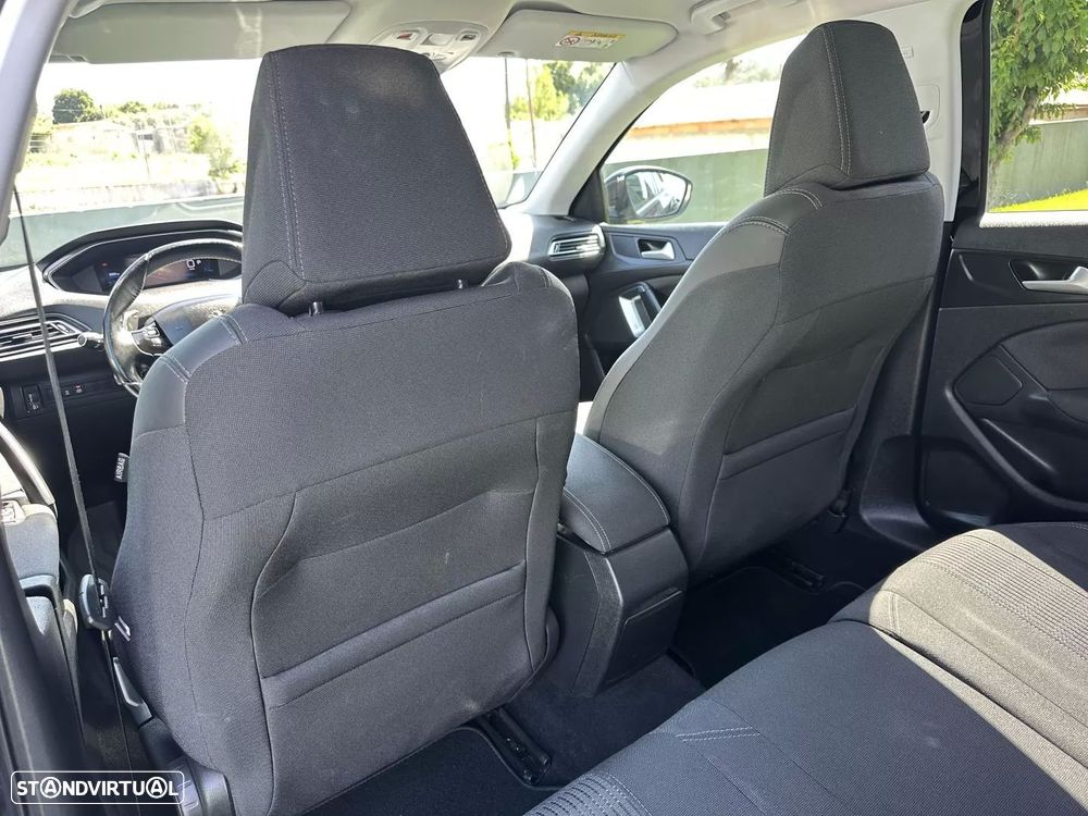 Peugeot 308 SW BlueHDi 130 EAT8 Allure Pack - 31