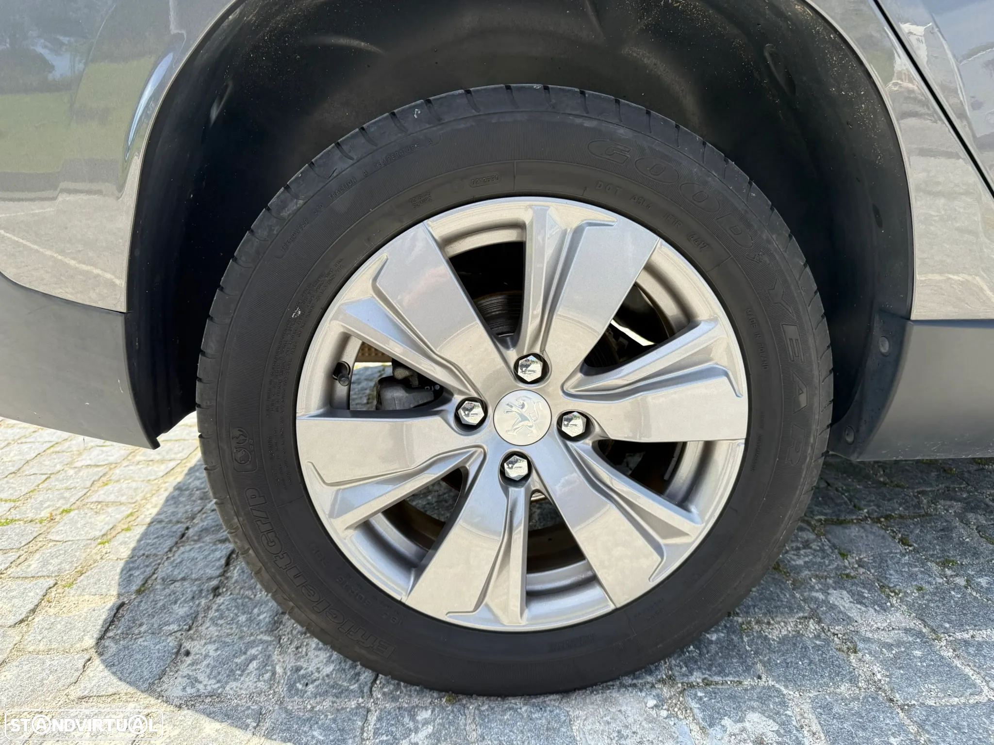 Peugeot 2008 1.2 PureTech Style - 7