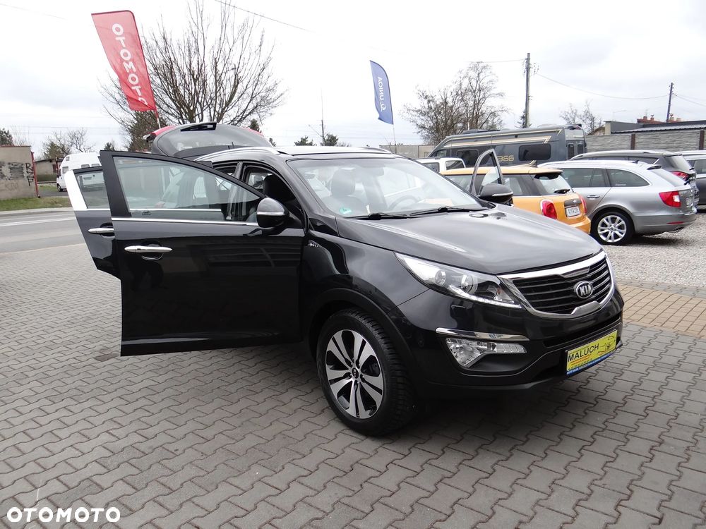 Kia Sportage 2.0 CRDI 4WD Automatik Dream-Team Edition - 11