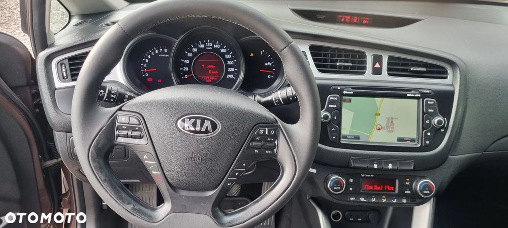 Kia Ceed - 7