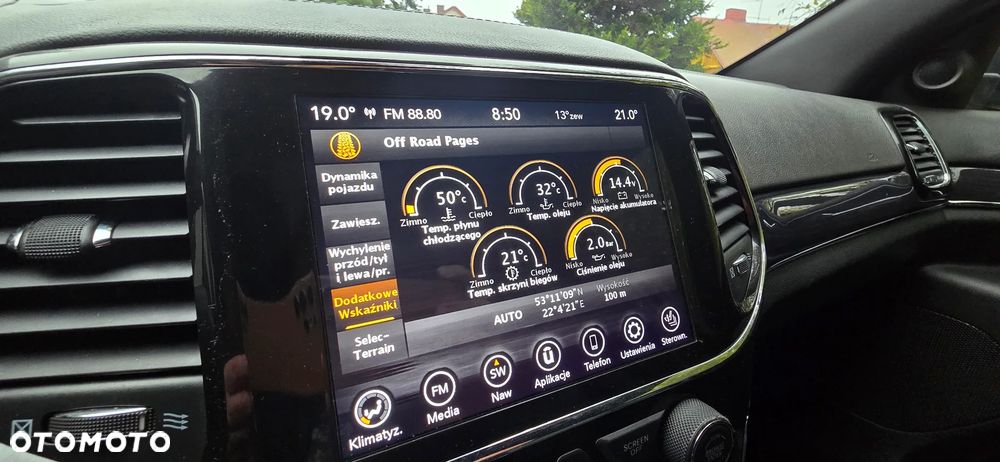 Jeep Grand Cherokee - 32