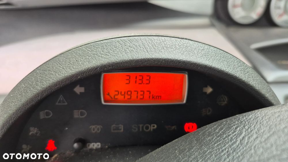 Citroën C8 2.0 16V Style - 6