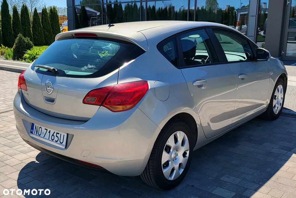 Opel Astra 1.6 Style - 8