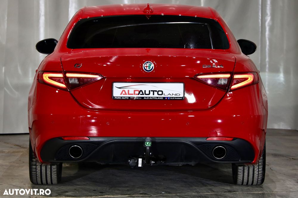 Alfa Romeo Giulia 2.2 Diesel AT8-Q4 Veloce - 38