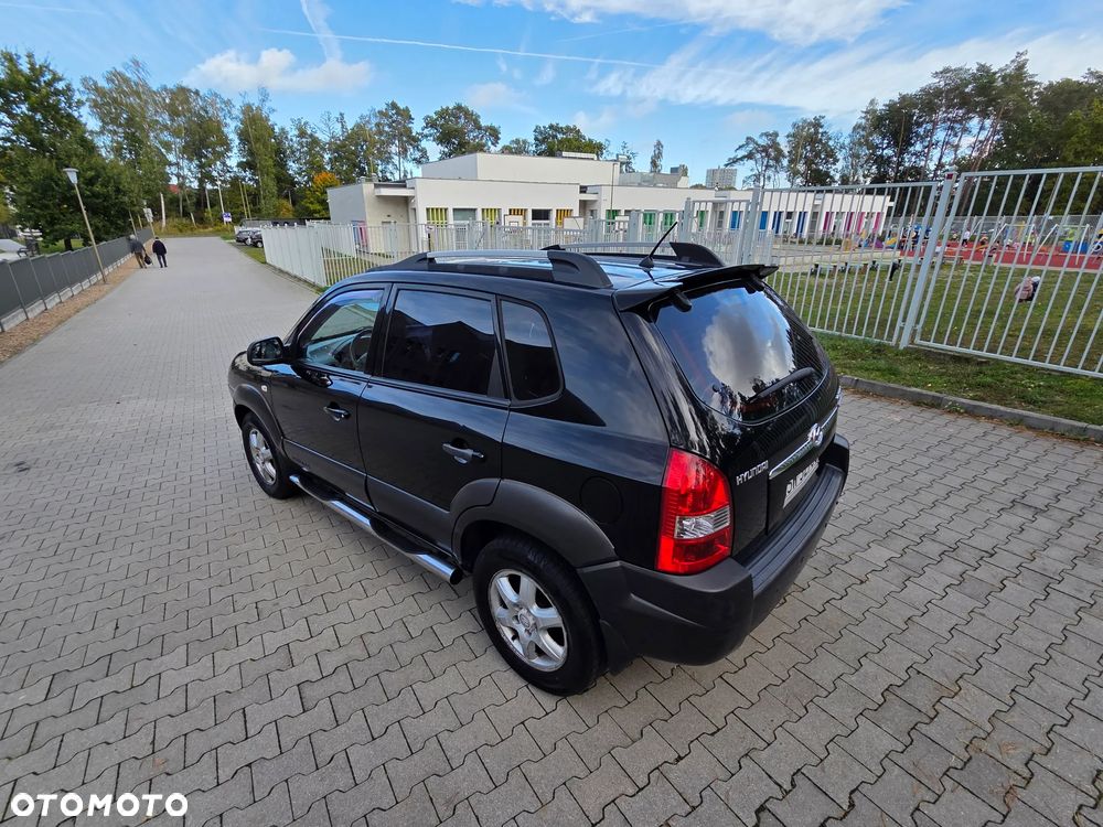 Hyundai Tucson 2.0 CRDi Elegance + - 29