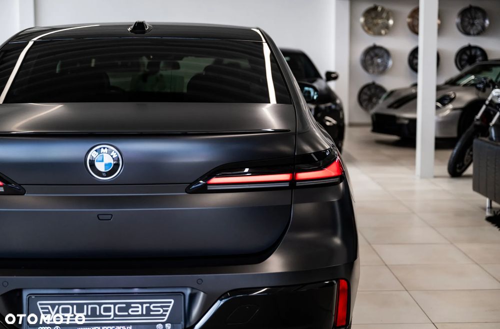 BMW Seria 7 740d xDrive sport - 11