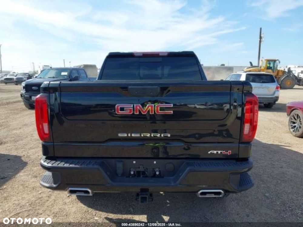 GMC Sierra - 10