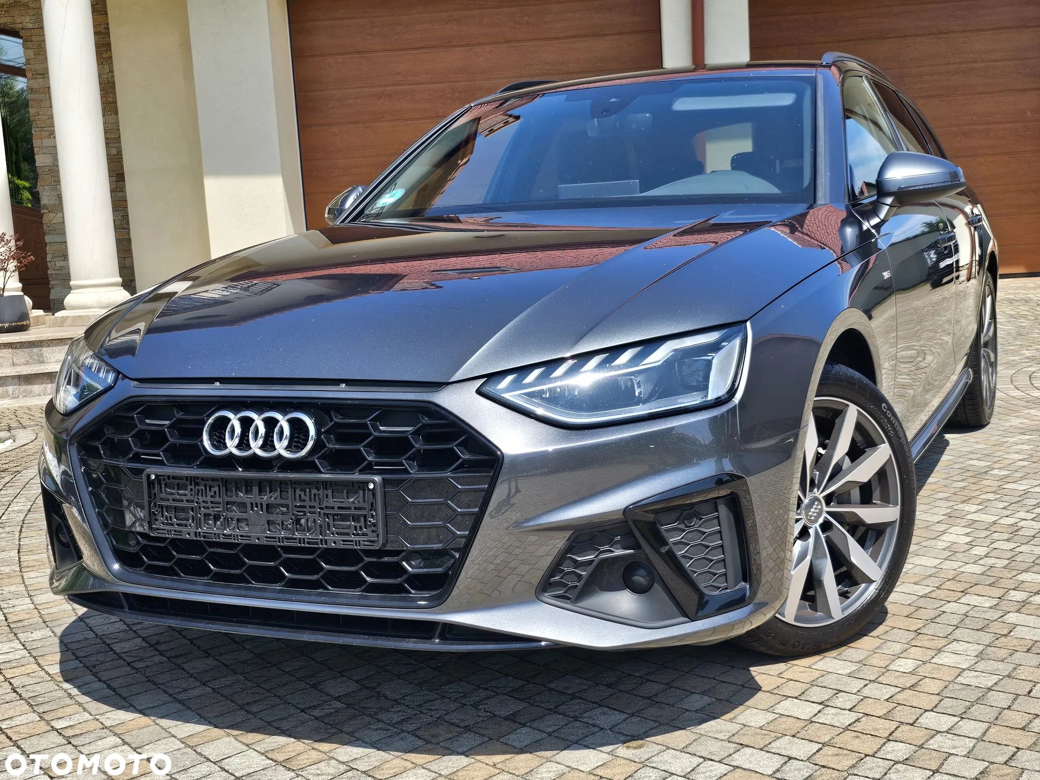 Audi A4 Avant 40 TDI S tronic S line - 1