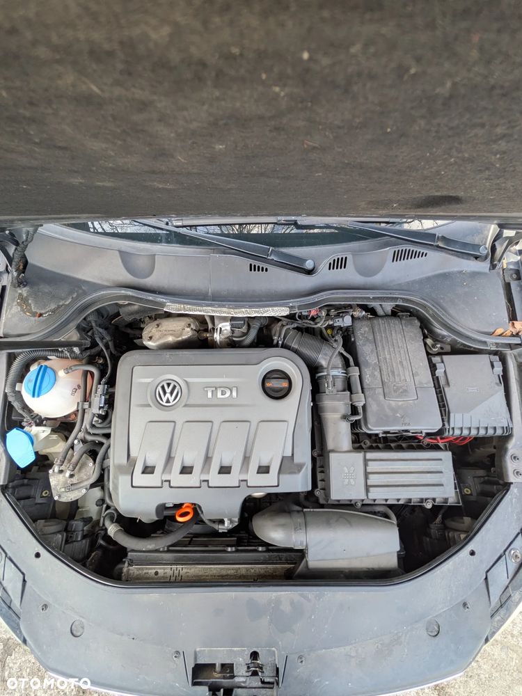 Volkswagen Passat 2.0 TDI DPF BlueMotion Technology Comfortline - 14