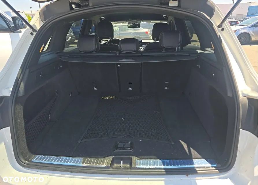 Mercedes-Benz GLC 300 4Matic 9G-TRONIC AMG Line - 14