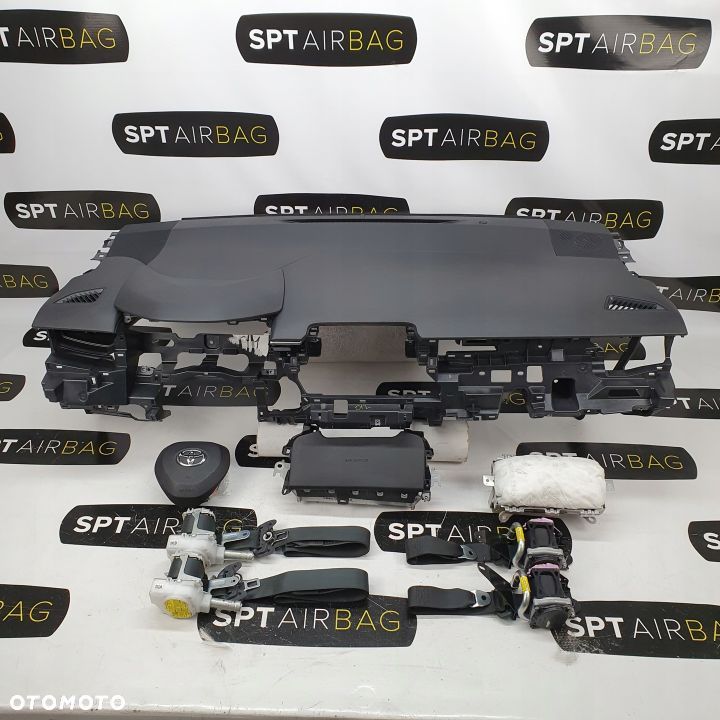 TOYOTA COROLLA E21 DESKA ROZDZIELCZA KONSOLA KOKPIT PULPIT PODUSZKI AIRBAG AIR BAG PASY KIT SET - 1