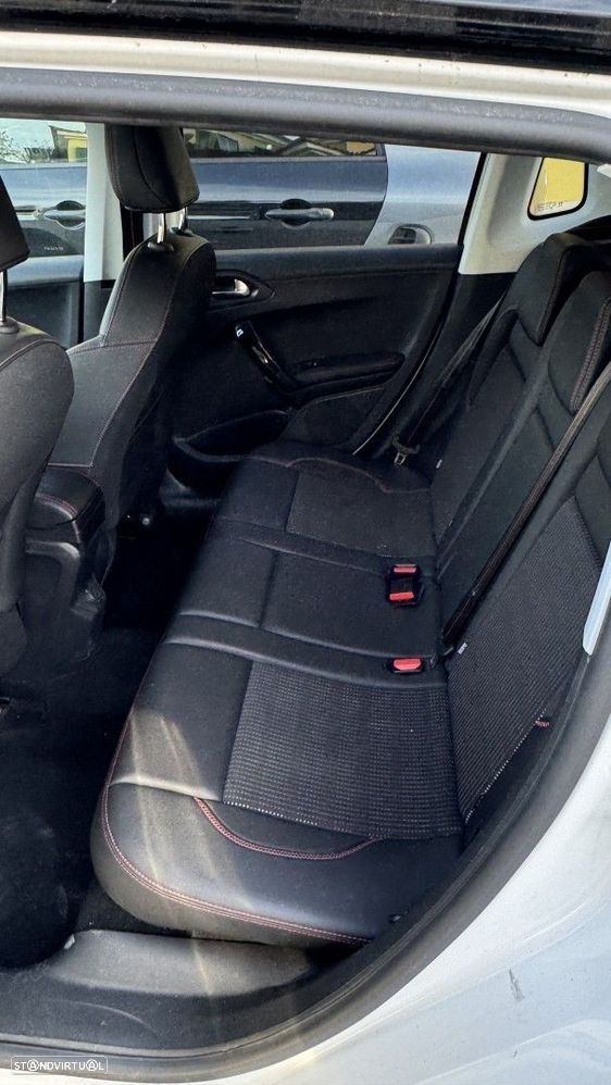 Peugeot 2008 1.2 PureTech GT Line EAT6 - 11