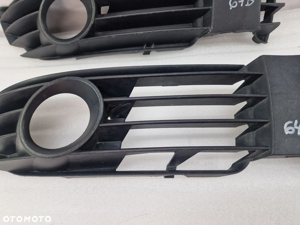 VW PASSAT B5 LIFT 3B0 00-05 PRAWA KRATKA BOCZNA ZDERZAKA PRZEDNIEGO PRZÓD , NR 3B0853666L , 3B0853666G , 3B0853666 L / G , NR AUKCJI E/64 - 3