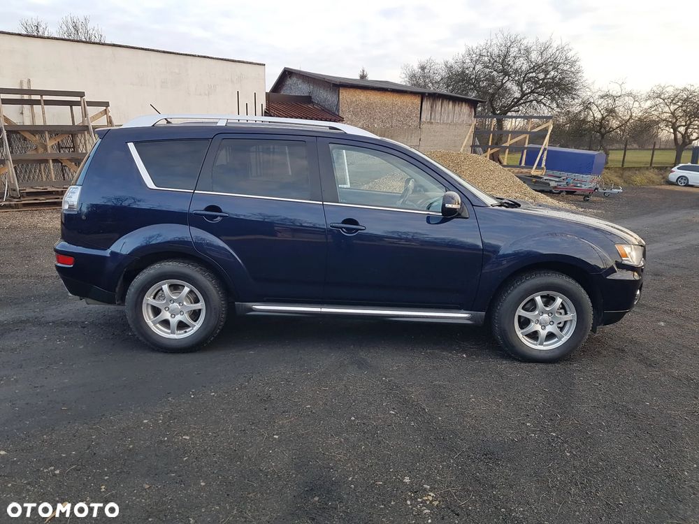 Mitsubishi Outlander 2.0 DID Intense + - 6