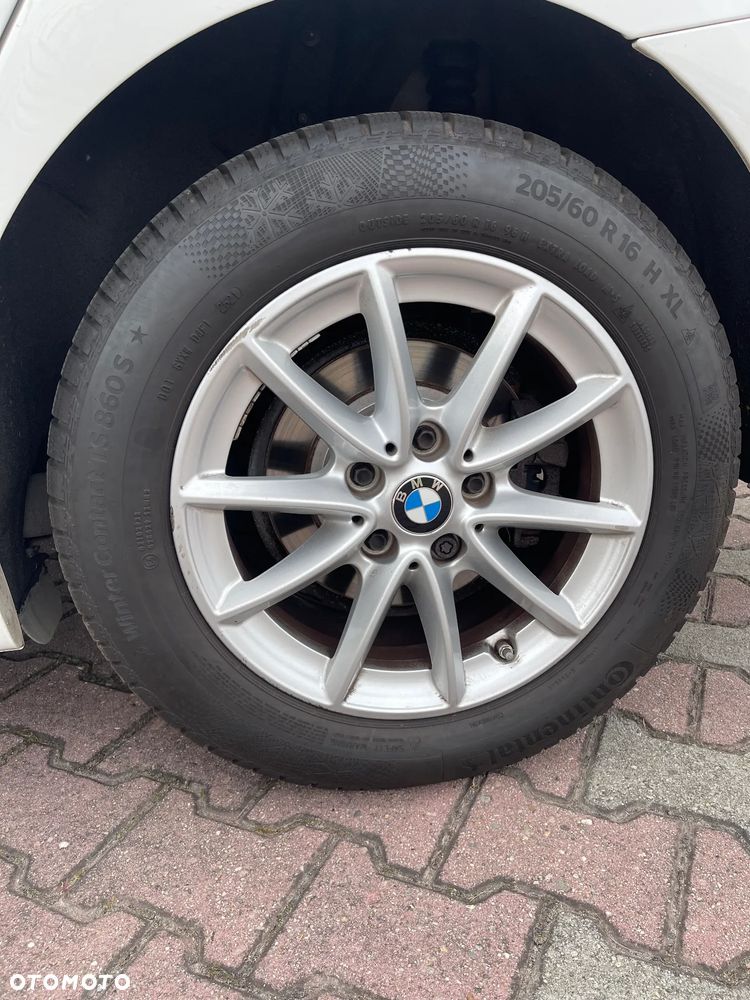BMW Seria 2 218d - 11